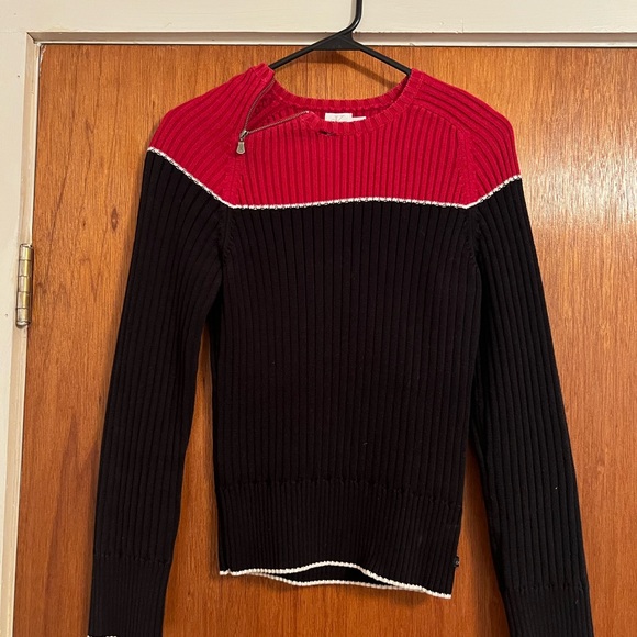 Calvin Klein Sweater - Picture 2 of 5